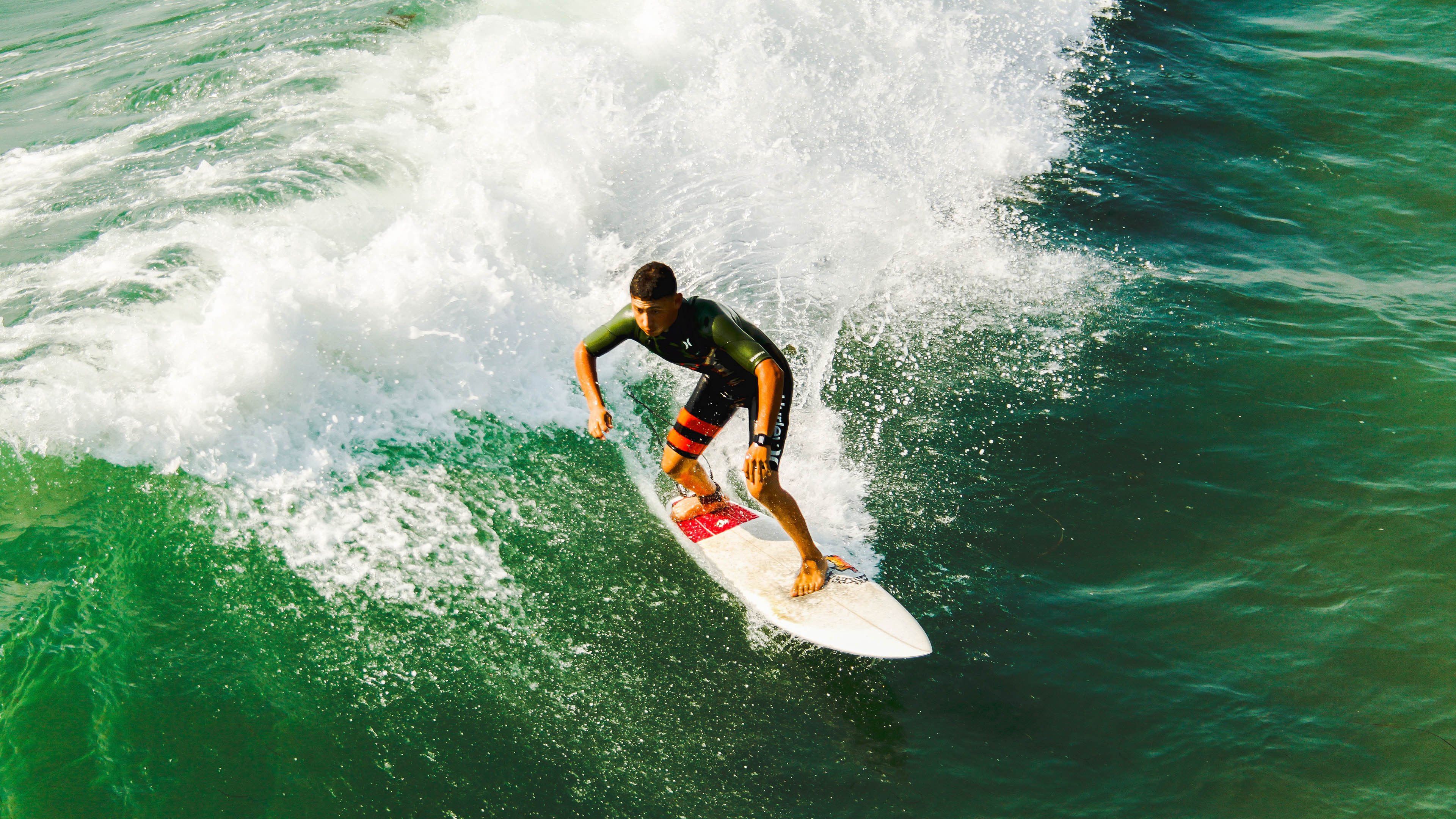 拉亚神扑定乾坤！阿森纳压哨绝杀莱比锡红牛，门神成晋级关键先生