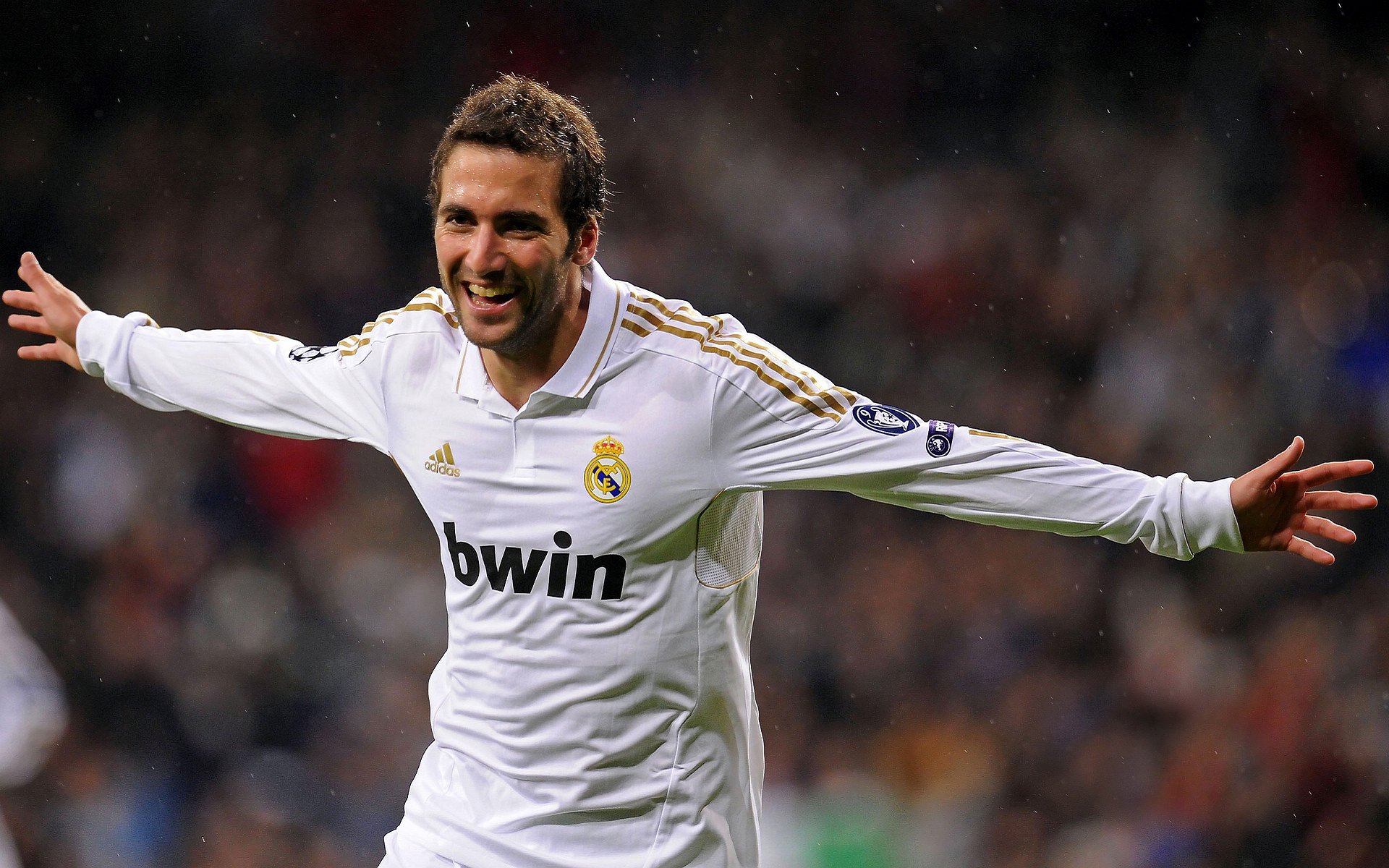 从巴黎红土到戴维斯绿场，辛纳的蜕变与意大利的救赎